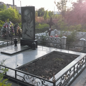 памятники из гранита